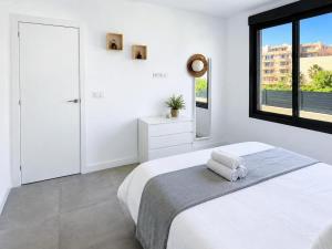 Casa con piscina y terraza junto Hotel Bali