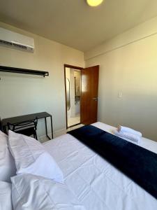 Apto com 2 quartos e AC no Centro