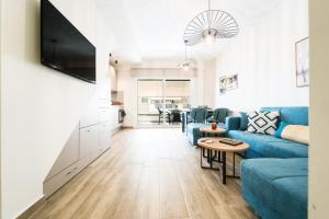 Selene Nea Peramos - Private Parking - Sleeps 8