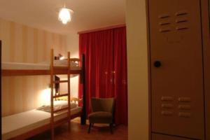 Single Bed in 4-Bed Mixed Dormitory Room room in Weltempfänger Hostel