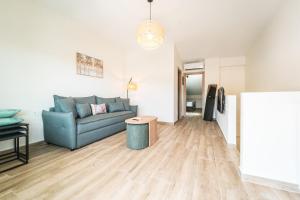 Selene Nea Peramos - Private Parking - Sleeps 8