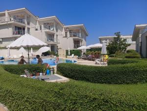 Sun Village House 14