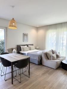 Charming Studio in Lustica Bay Centrale