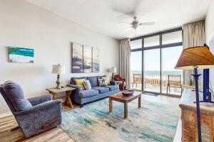 Beachfront condo with stunning views pool and washer dryer