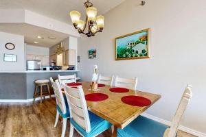 Beachfront condo with stunning views pool and washer dryer