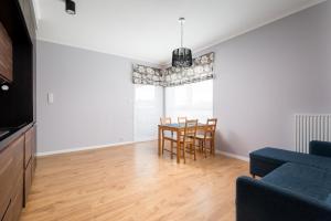 Ursus Comfort Apartment by BookingHost
