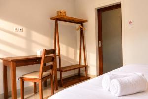 Puri Warung Guest House with Pool in Canggu