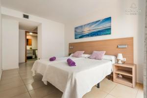 Zen Suite - Modern Apartment with Parking & Swimming Pool