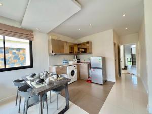 Cozy 2 bedrooms walk to Nai Harn beach