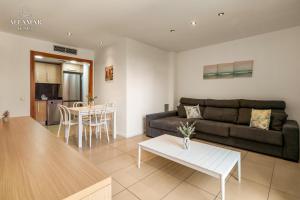 Nagomi Suite - Modern Apartment with Parking & Swimming Pool