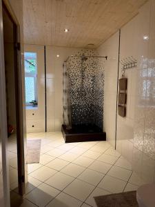 Sauna, Free parking, Home in the heart of Kuressaare
