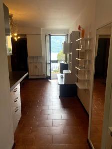 Bilocale fronte lago