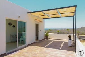 House, Beach and Pool!