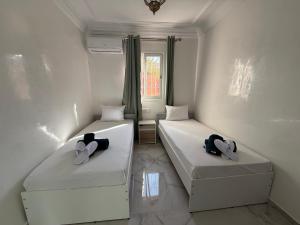Riad White Pool and Terrace