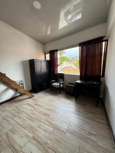 Central Apartaestudio Barrio San Antonio Cali