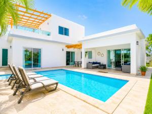 Sunbreeze Villa in Oceanfront Sosua Ocean Village