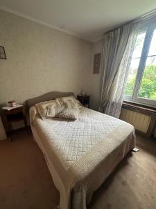 Family-Friendly Villa with a Large Garden near Paris Orly