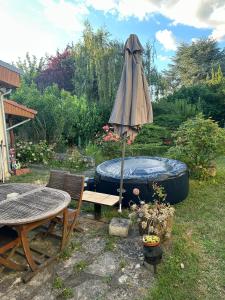 Family-Friendly Villa with a Large Garden near Paris Orly