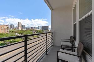 Stylish 1BR w Parking, Near Temple Square & Delta Center
