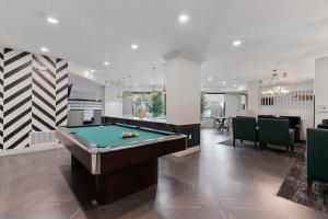 Stylish 1BR w Parking, Near Temple Square & Delta Center