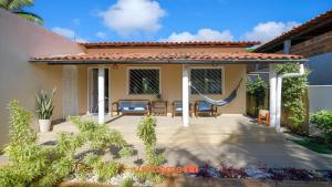 Casa em Camacari com Piscina e Churrasqueira