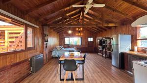 Casa LAFKEN - a 300 metros del Parque Nacional Lago Puelo