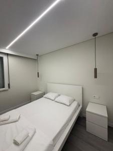 Casa Noir Luxury 3BR Apartment 2 Baths Near Lisbon & Sintra
