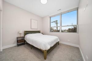 Luxurious Brand New 3BR Walk Downtown Brookfield