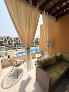Appartement agréable et lumineux vue sur piscine WIFI