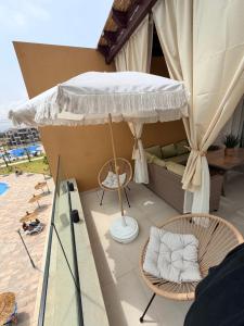 Appartement agréable et lumineux vue sur piscine WIFI
