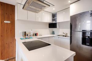 Modern and centrally located, 10 min from Macroplaza with pool