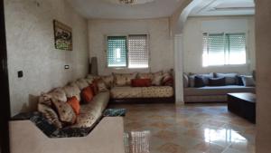 Apartment Premium Spacious & Comfortable Perfect for Families & Couples