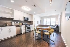 2BR 2BA Condo in Marina Del Rey - 5 Star Location - 15 min to LAX Airport