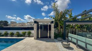 4 bed minigolf Villa and downstairs independent apartment