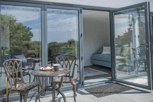 2 Bed in Tenby oc-b41402