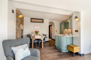 2 Bed in Tenby oc-b41402