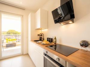 Dimora Venera-Modern Comfort with Private Parking