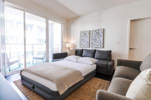2BR 2BA Condo in Marina Del Rey - 5 Star Location - 15 min to LAX Airport