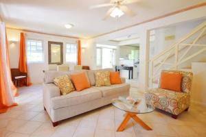 Large 2-bed townhouse with shared pool