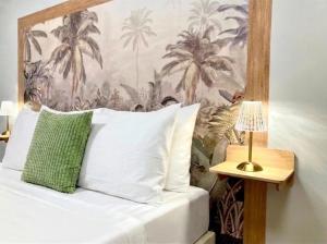 Secret Palm