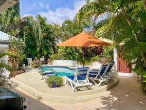 Tropical Oasis with Pool close to beach - Beachcomber