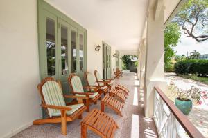 Charming Villa with Private Pool Close to Beach - Rosedale