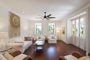 Charming Villa with Private Pool Close to Beach - Rosedale