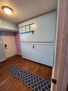 Downtown Wailuku • Twin Wall Bunks + AC