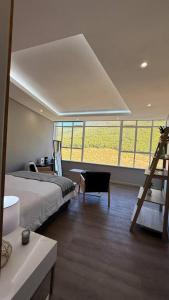 Studio With Uninterrupted Mountain Views