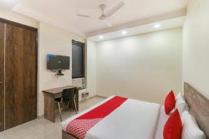 Hotel O Comfort Residency Near Artemis Hospital