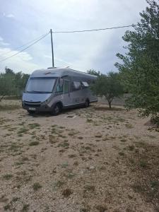 Camp Oblica - parcela - empty plot