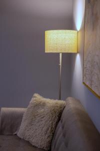 VESTA Blue Brand New Modern Apartment with Free Parking