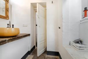 P43 Sicilian Suites