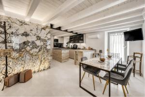 Absentia 1763 Garda Boutique Home - Lake front